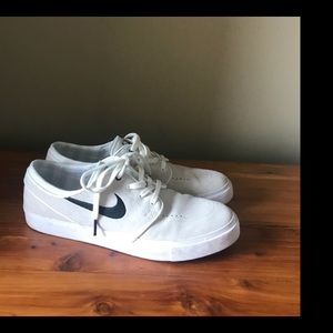 Men’s Nike Stefan Janoski SkateBoard Shoes 9.5
